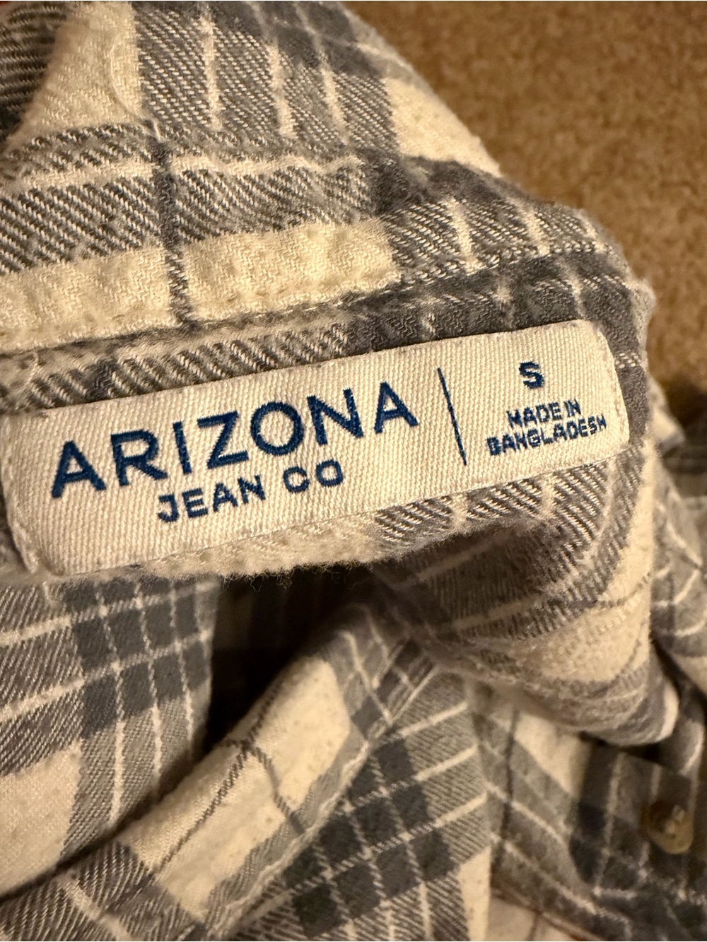 Arizona Jean Co Gray and White Plaid Button-Down Shirt